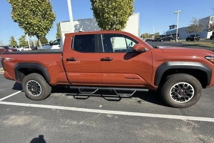 2025 Toyota Tacoma SR5 4x4 photo 1