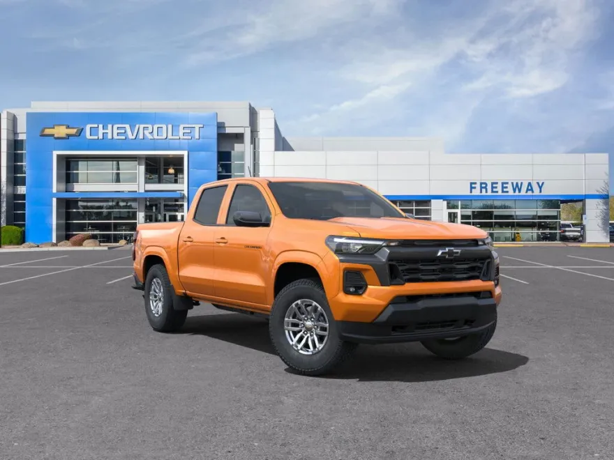 2025 Chevrolet Colorado Work Truck LT photo 1