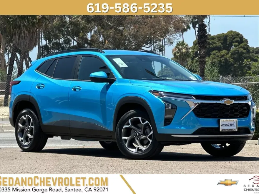 2025 Chevrolet Trax LT photo 1