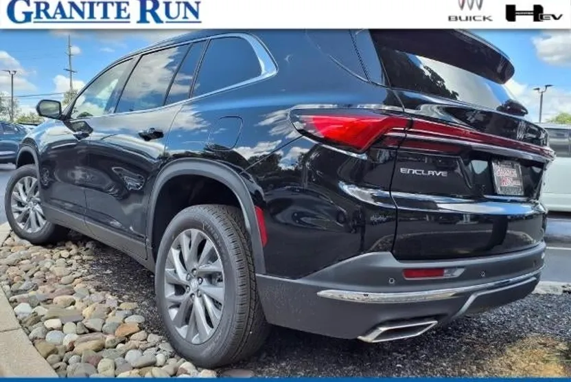 2026 Buick Enclave Preferred photo 1
