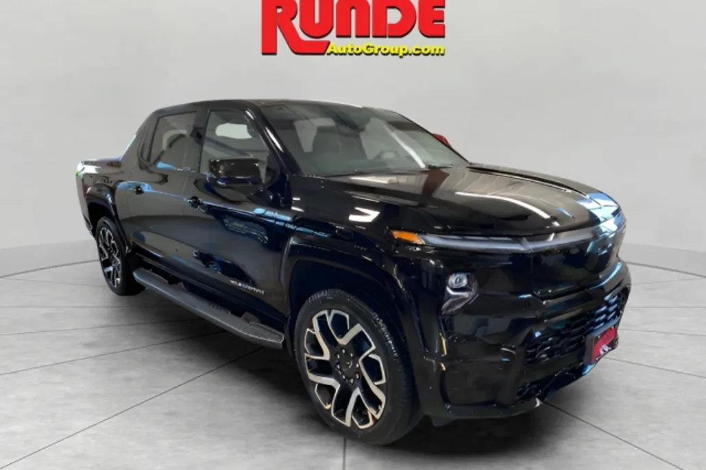2024 Chevrolet Silverado EV RST photo 1