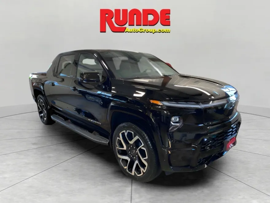 2024 Chevrolet Silverado EV RST photo 1