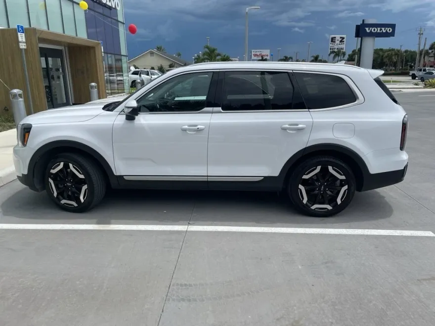 2023 Kia Telluride EX photo 1