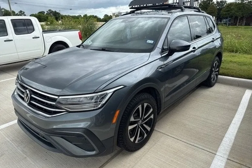 2023 Volkswagen Tiguan S photo 1