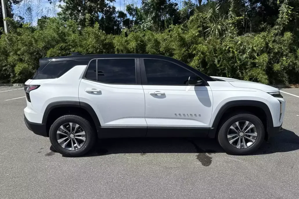 2026 Chevrolet Equinox LT photo 1