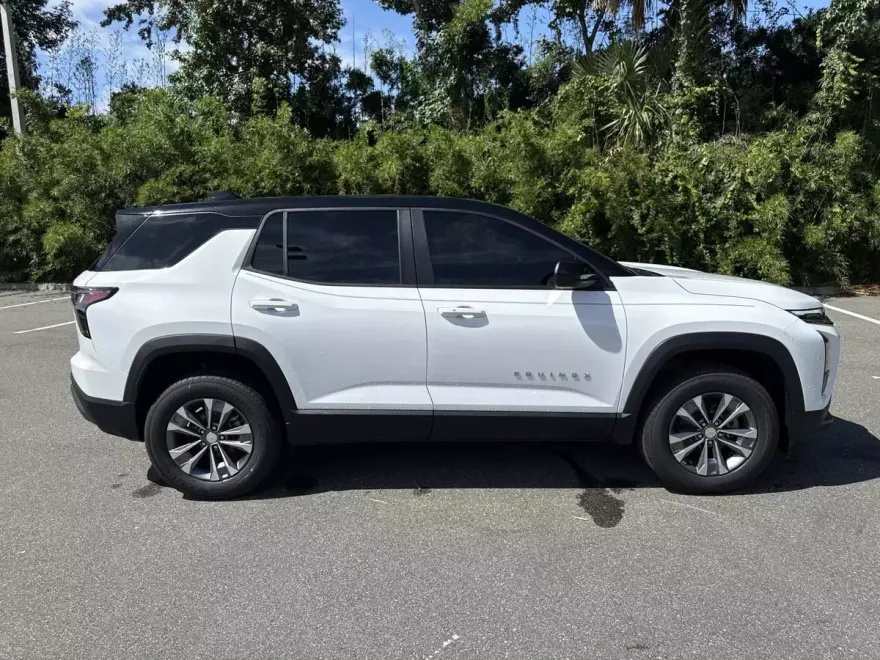 2026 Chevrolet Equinox LT photo 1