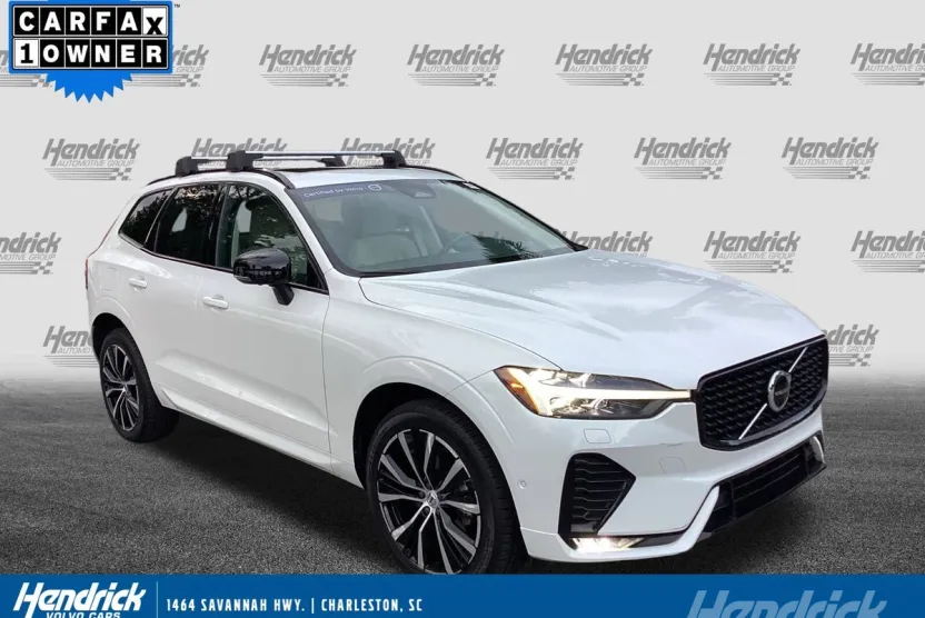 2023 Volvo XC60 Plus photo 1