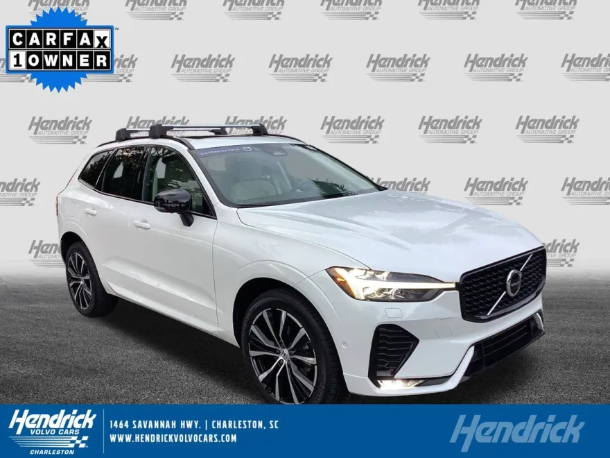 2023 Volvo XC60 Plus photo 1