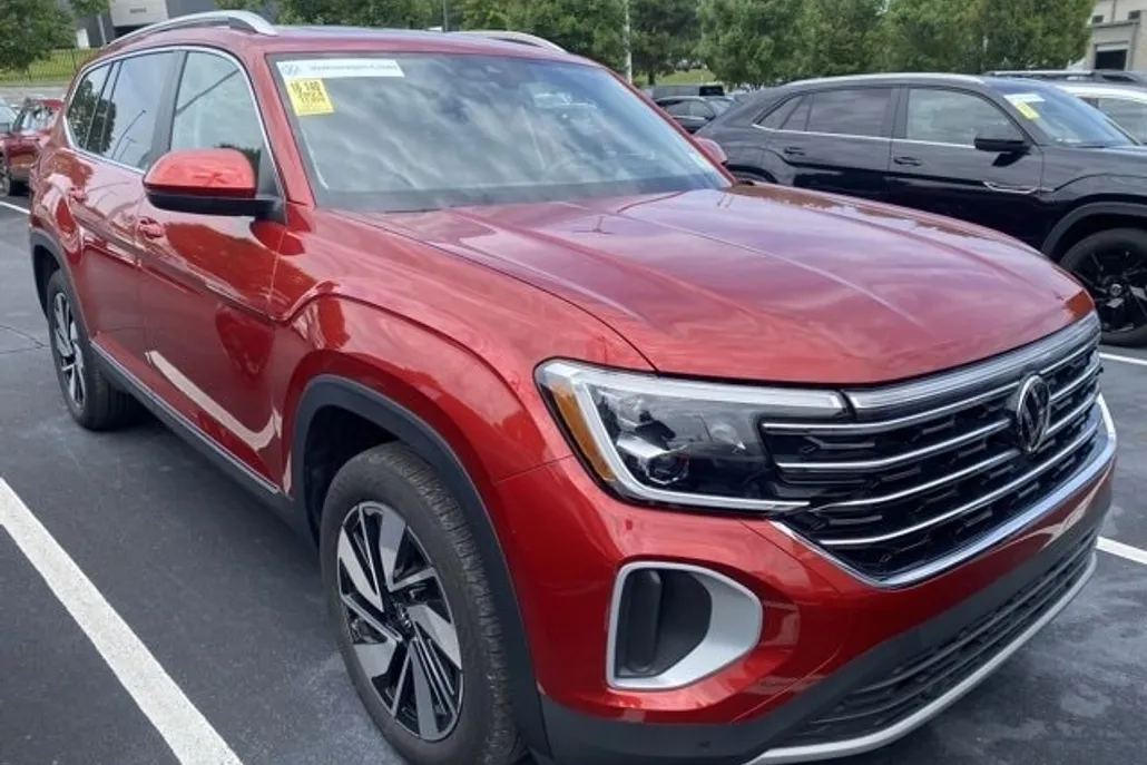 2024 Volkswagen Atlas SEL photo 1