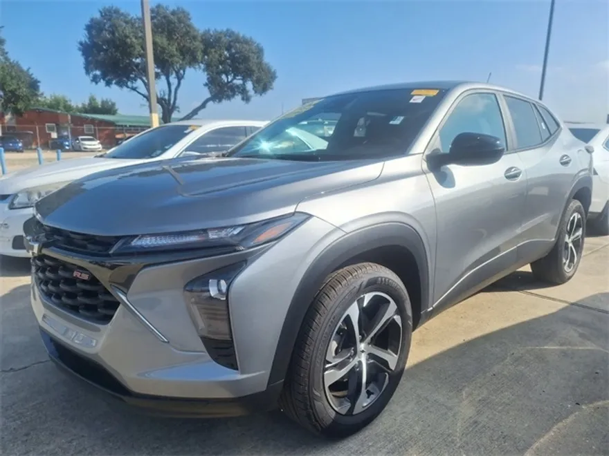 2024 Chevrolet Trax photo 1
