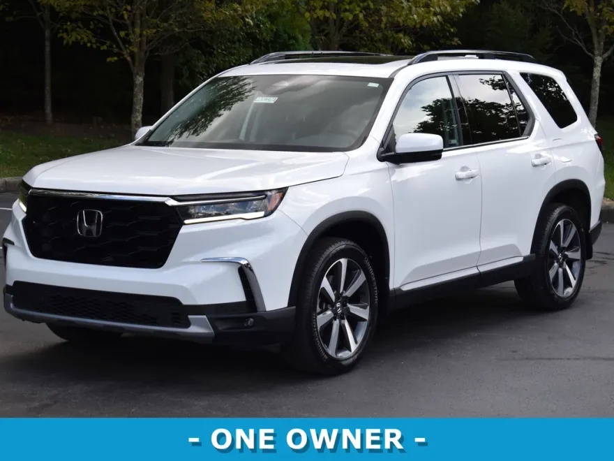2024 Honda Pilot Touring photo 1