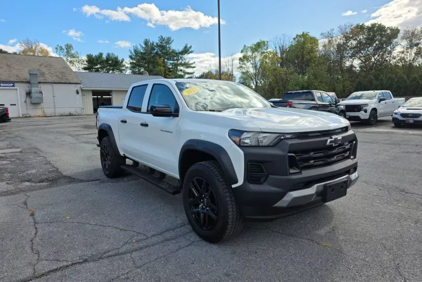 2023 Chevrolet Colorado Trail Boss photo 1