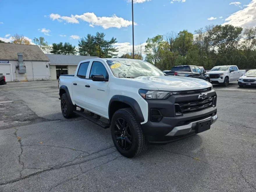 2023 Chevrolet Colorado Trail Boss photo 1