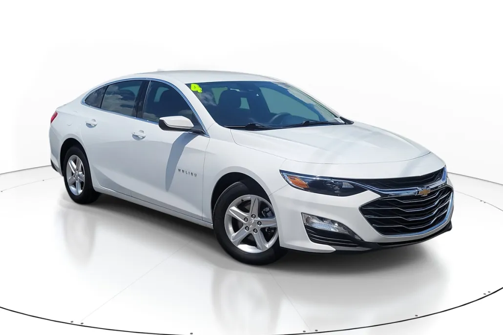 2024 Chevrolet Malibu 1LT photo 1