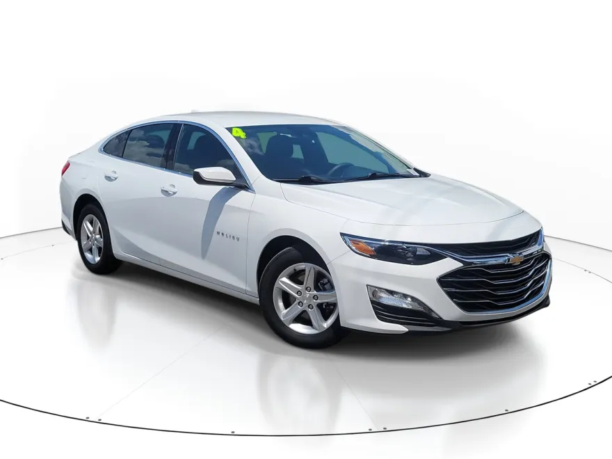 2024 Chevrolet Malibu 1LT photo 1