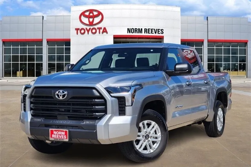 2025 Toyota Tundra SR5 photo 1