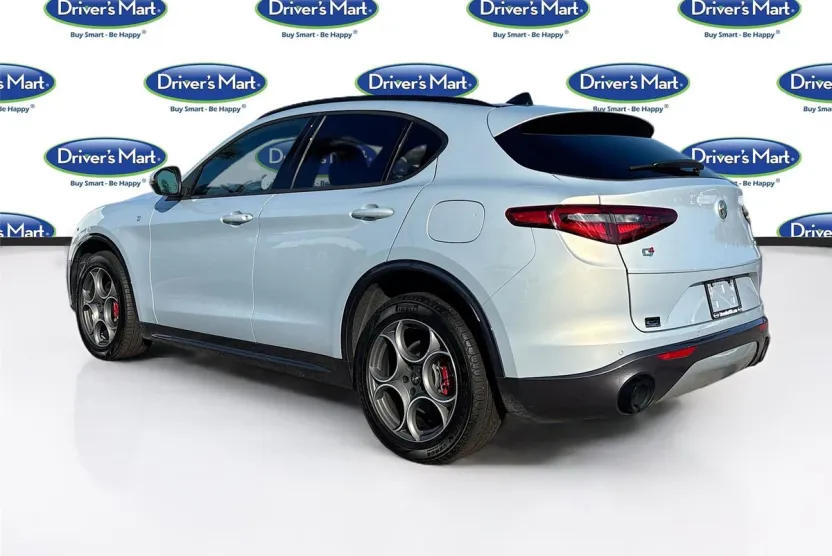 2022 Alfa Romeo Stelvio Ti photo 1