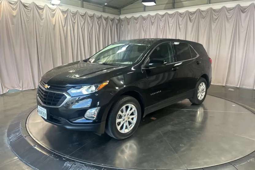2019 Chevrolet Equinox LT photo 1