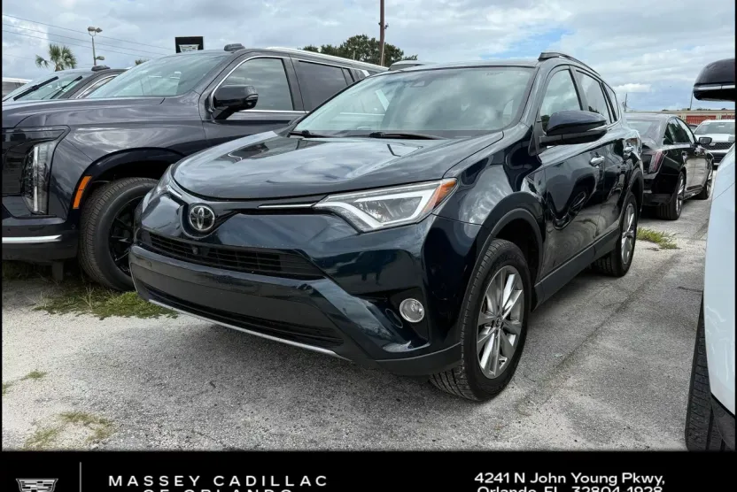 2018 Toyota RAV4 Limited photo 1