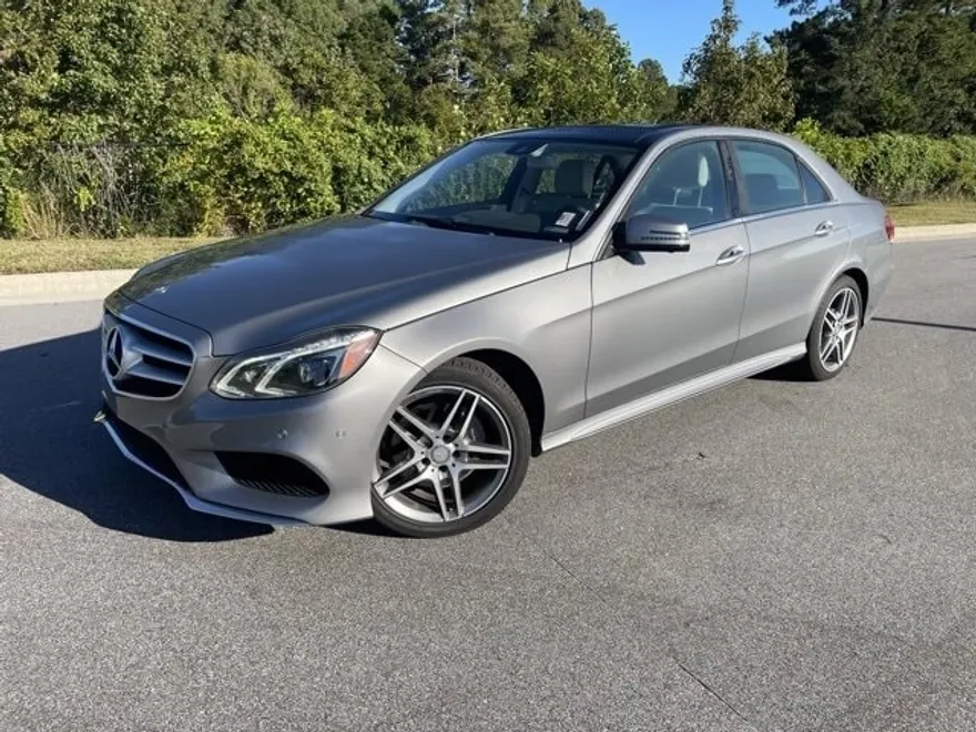 2015 Mercedes Benz E 400 Sedan photo 1