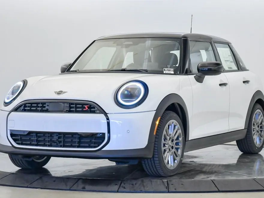 2025 Mini Cooper Signature photo 1