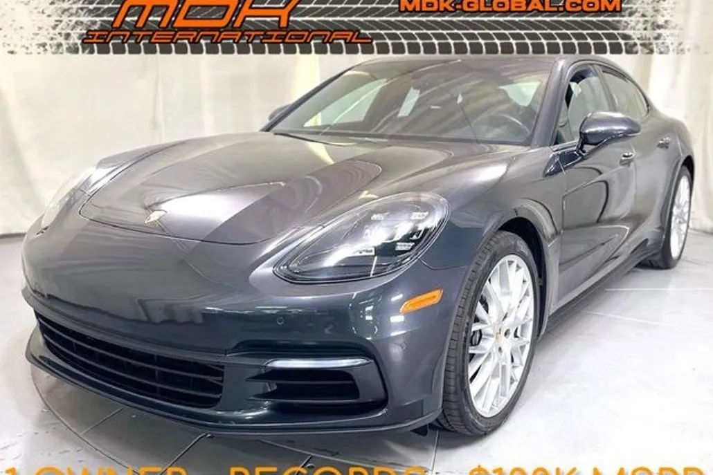 2018 Porsche Panamera Base photo 1