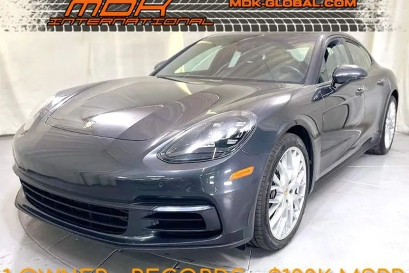 2018 Porsche Panamera Base photo 1