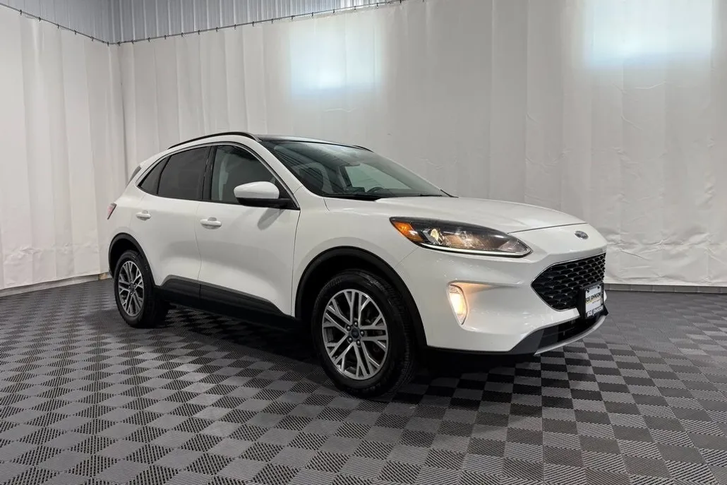 2022 Ford Escape SEL photo 1