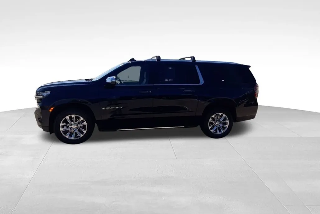 2023 Chevrolet Suburban Premier photo 1