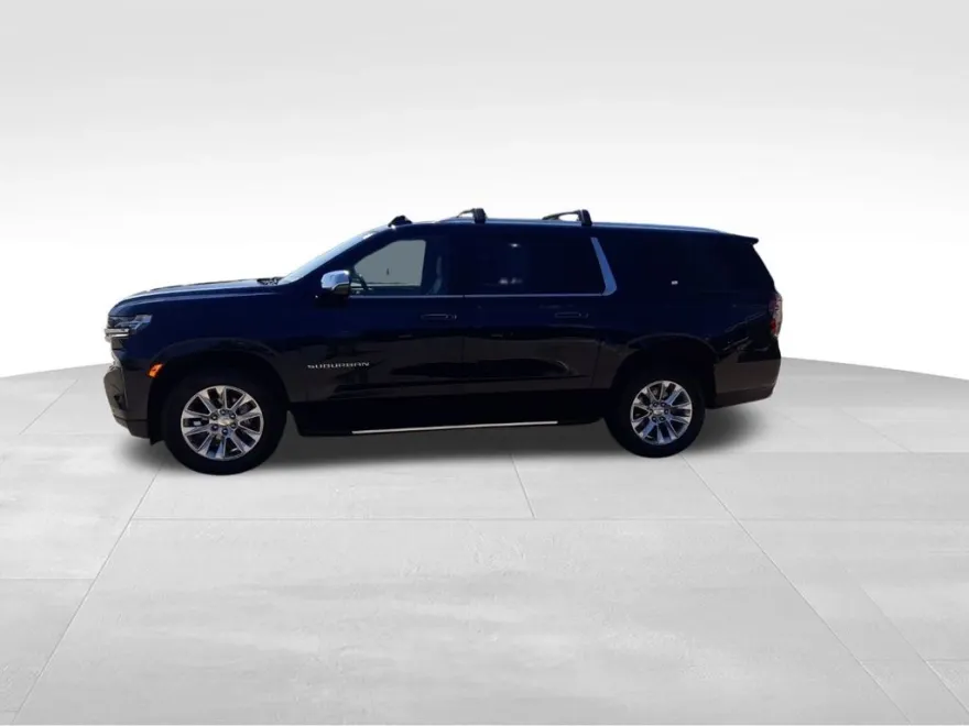 2023 Chevrolet Suburban Premier photo 1