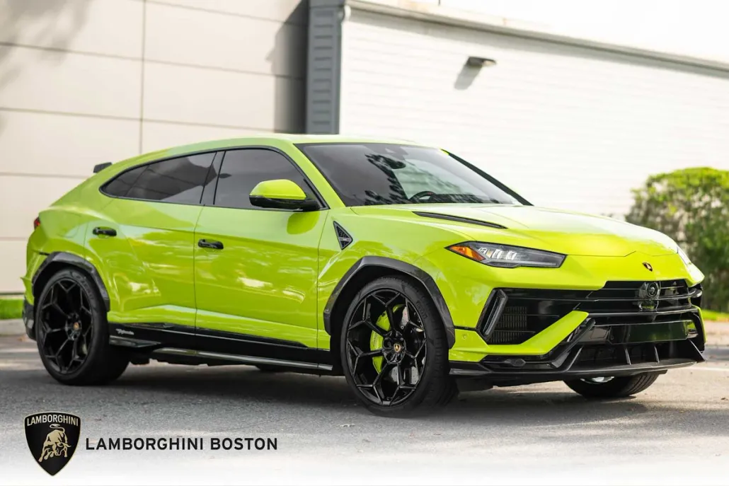 2024 Lamborghini Urus Performante photo 1