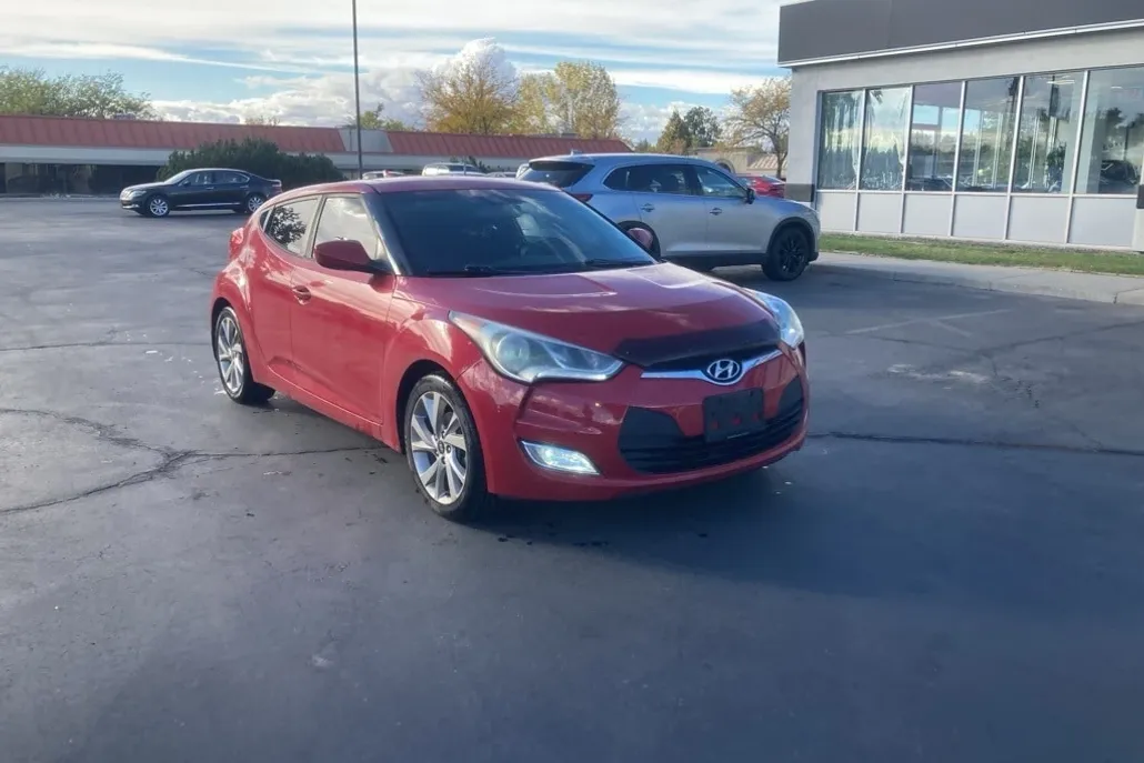 2016 Hyundai Veloster Base photo 1