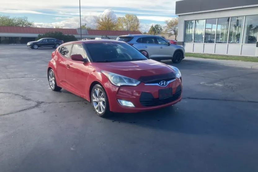2016 Hyundai Veloster Base photo 1