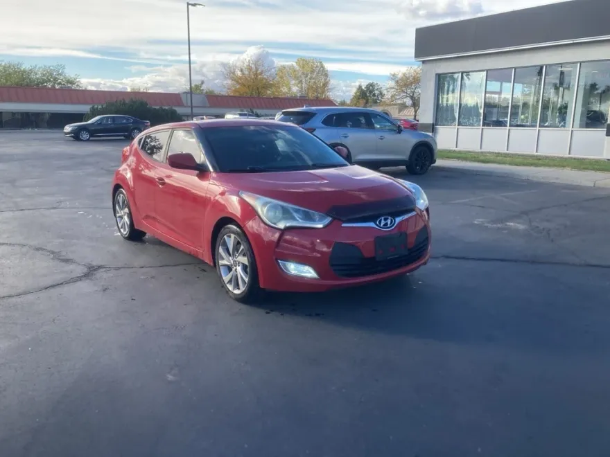 2016 Hyundai Veloster Base photo 1