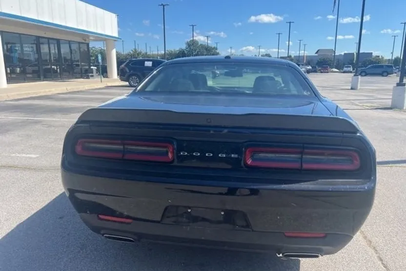 2023 Dodge Challenger SXT photo 1