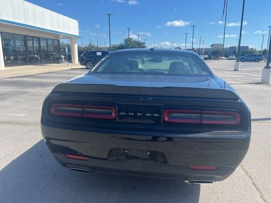 2023 Dodge Challenger SXT photo 1