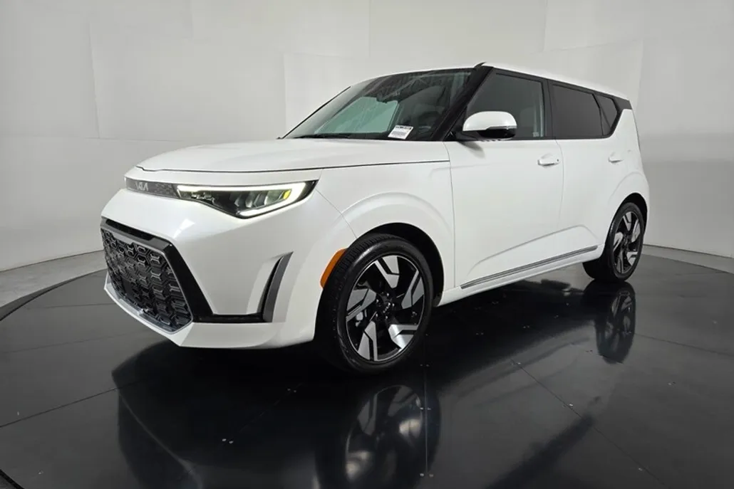 2024 Kia Soul GT-Line photo 1