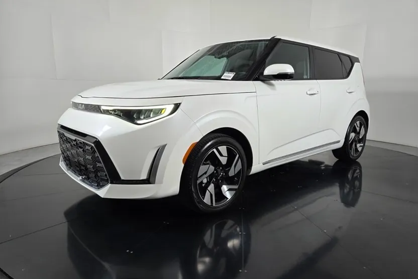2024 Kia Soul GT-Line photo 1