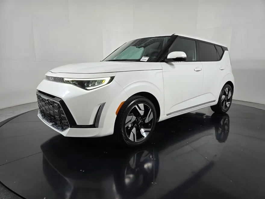 2024 Kia Soul GT-Line photo 1