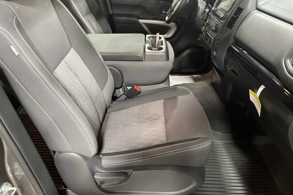 2024 Nissan Titan SV photo 1