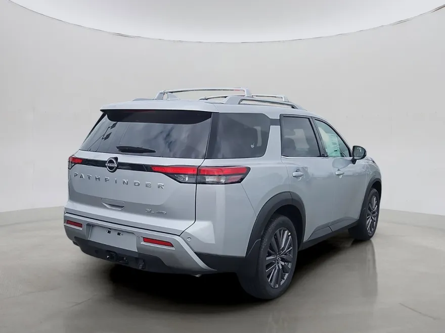 2025 Nissan Pathfinder SL photo 1