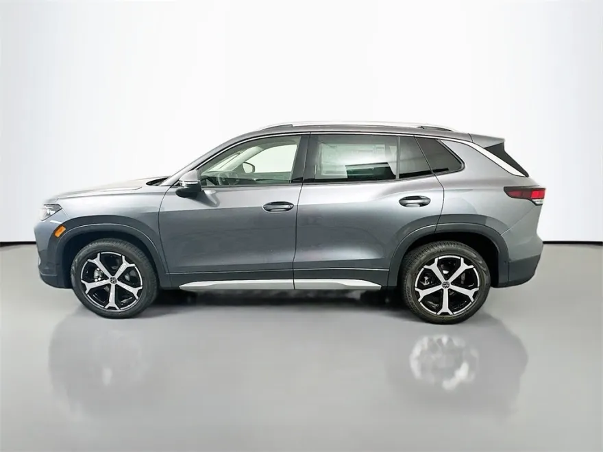 2025 Volkswagen Tiguan SE photo 1