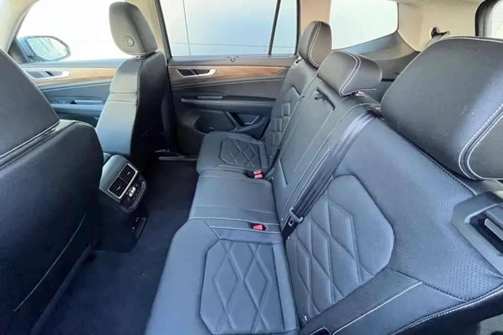 2026 Volkswagen Atlas SE Technology photo 1