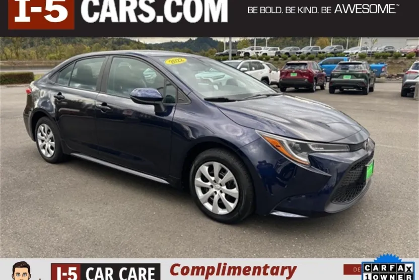 2022 Toyota Corolla LE photo 1
