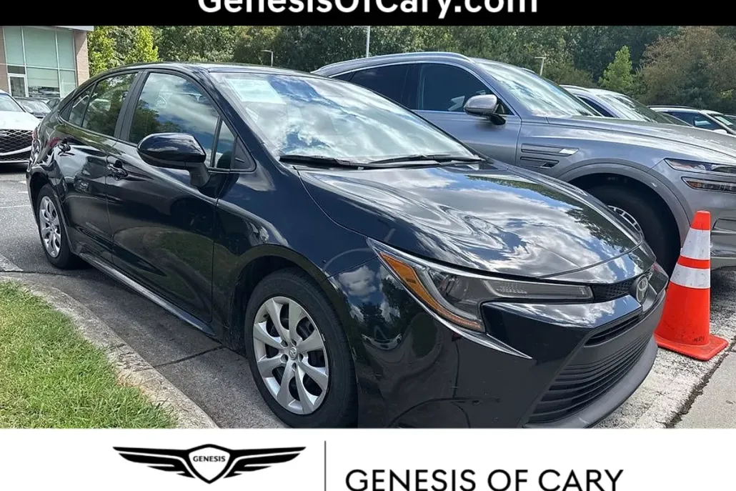 2023 Toyota Corolla LE photo 1