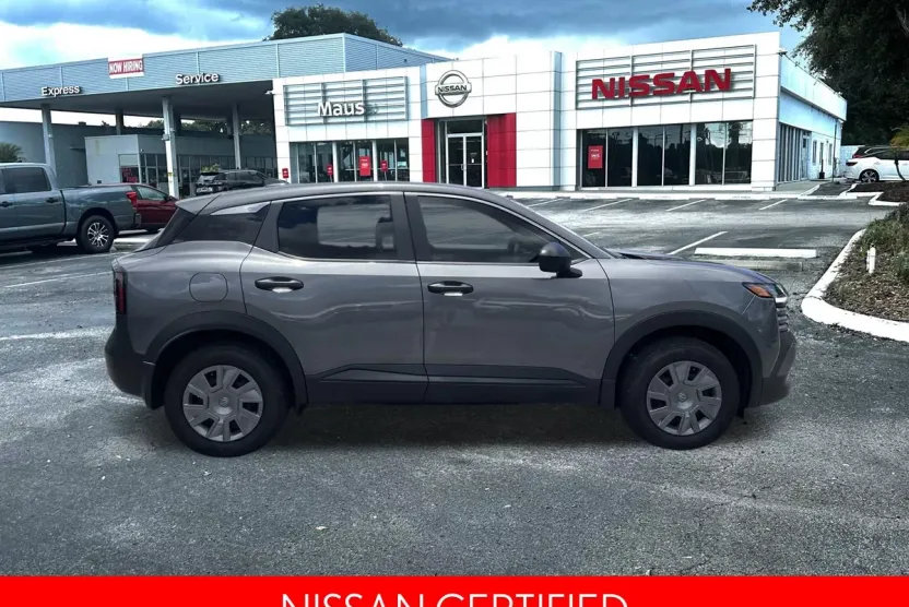2025 Nissan Kicks S photo 1