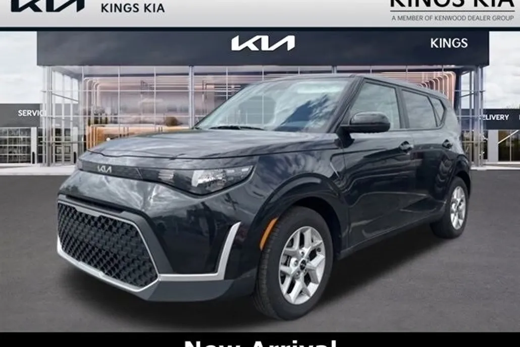 2023 Kia Soul LX photo 1