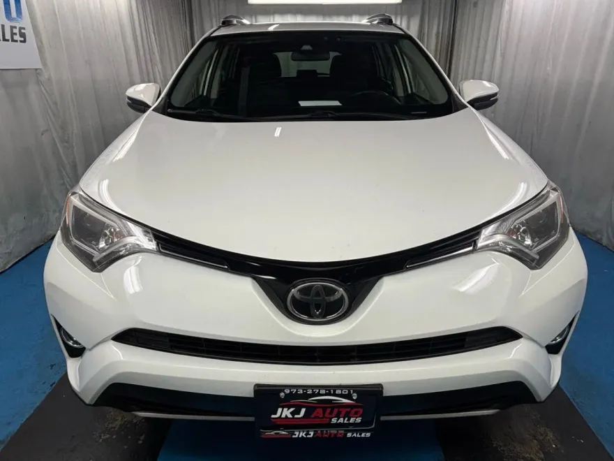 2018 Toyota RAV4 XLE Sport photo 1