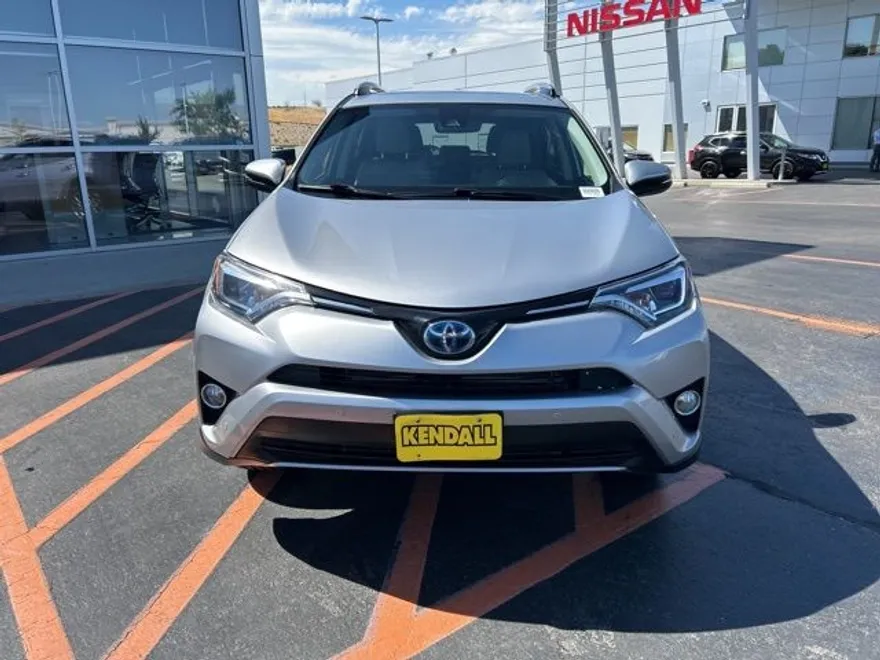 2017 Toyota RAV4 Hybrid Limited photo 1