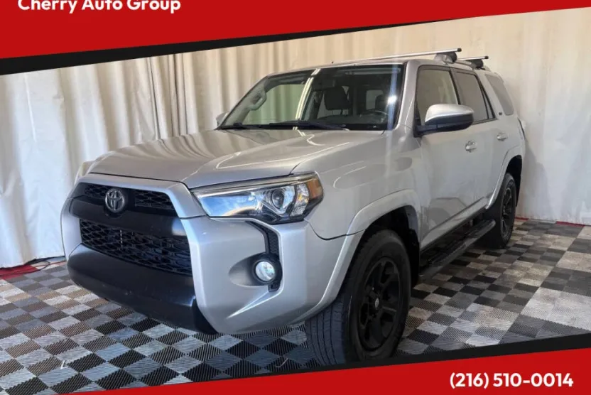 2016 Toyota 4Runner SR5 photo 1